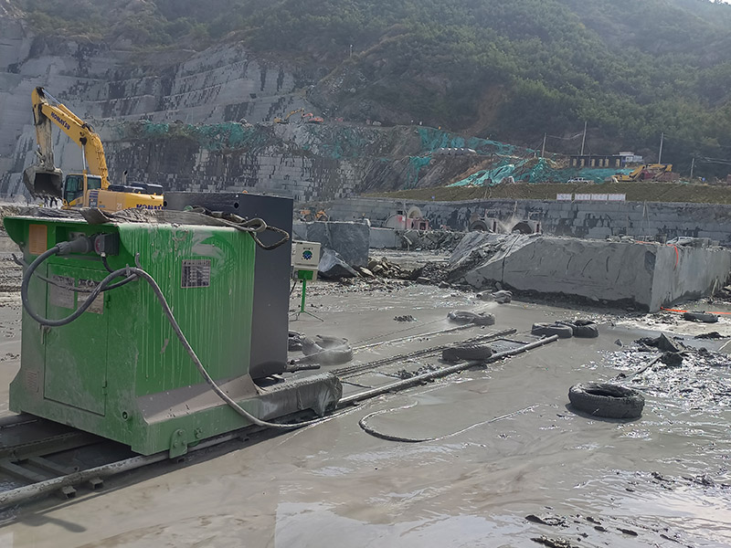rail type wire saw machine for stone quarrying