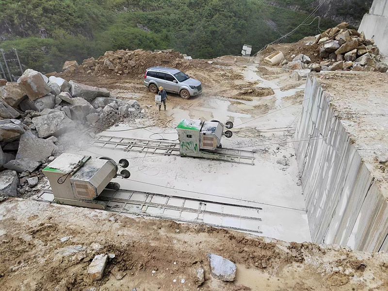 rail type wire saw machine for stone quarrying